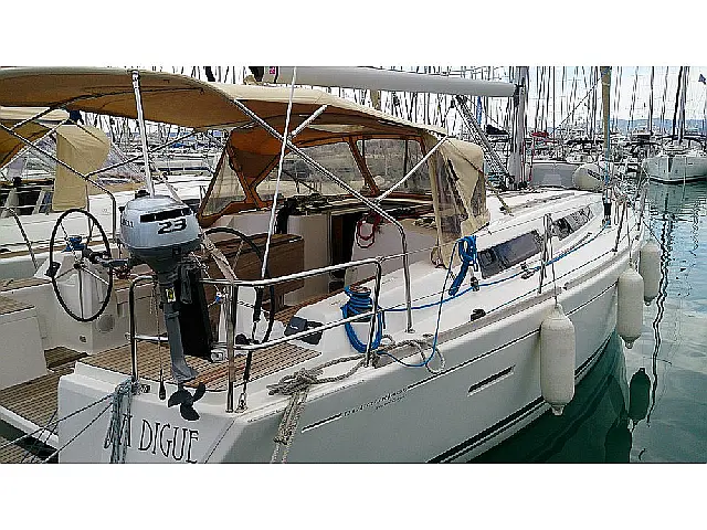 Dufour 405 RM - External image