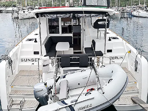 Lagoon 40_1