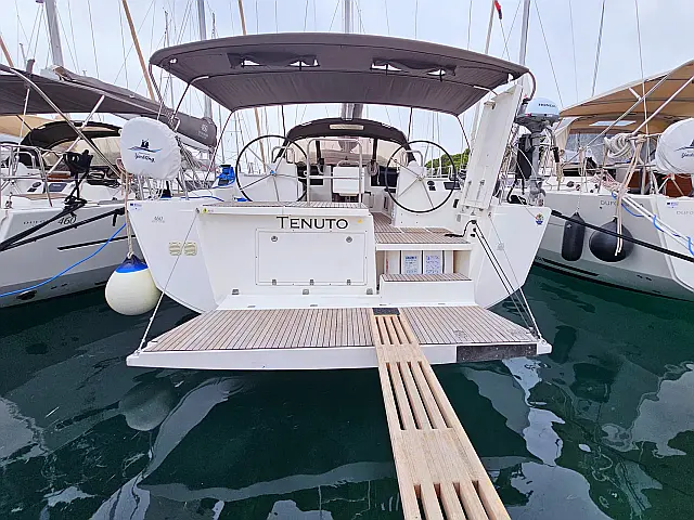 Dufour 460 Grand Large - External image