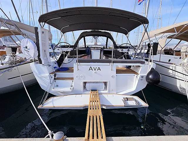 Dufour 41 - Slika vanjska