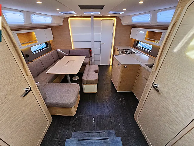 Dufour 41 - Interior image