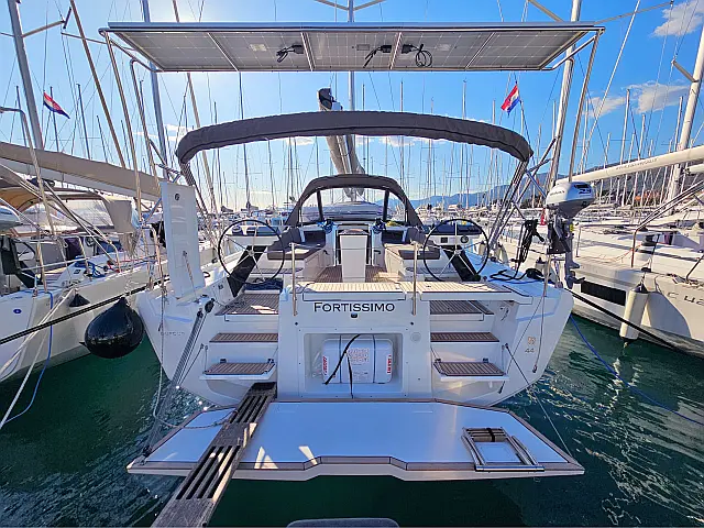 Dufour 44 Grand Large - External image